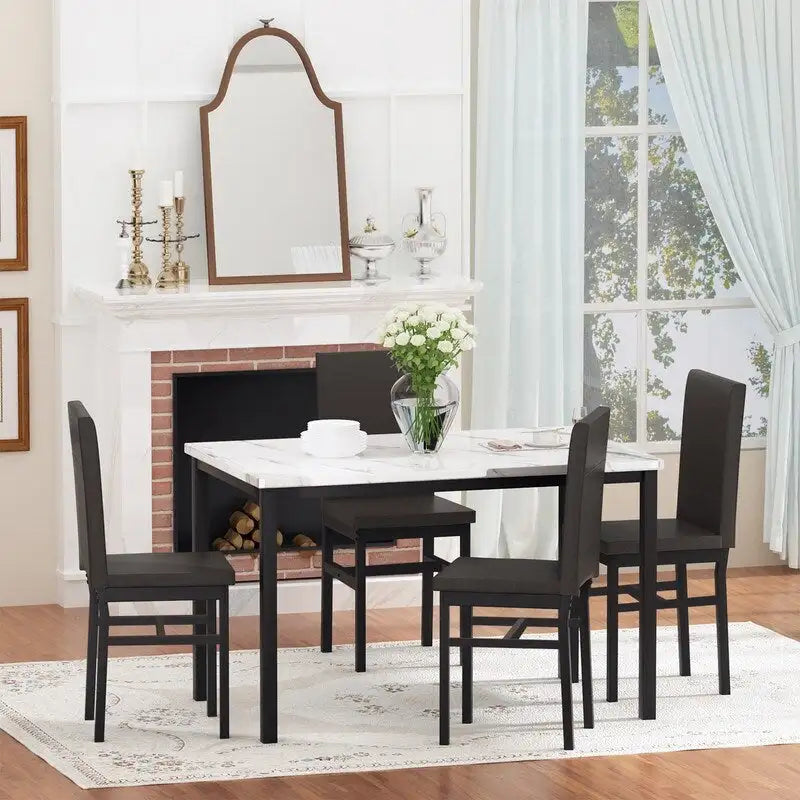 Set da pranzo di 5 pezzi con tavolo effetto marmo e 4 sedie imbottite in pelle PU