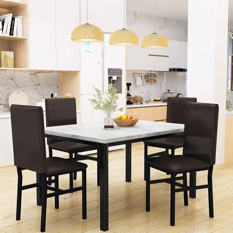 Set da pranzo di 5 pezzi con tavolo effetto marmo e 4 sedie imbottite in pelle PU