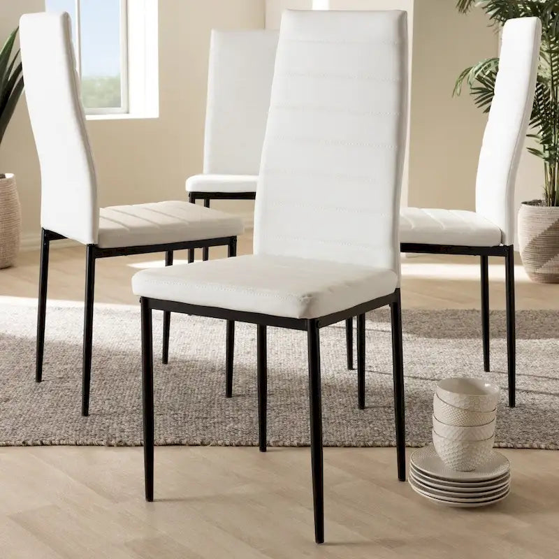 Set di 4 sedie da pranzo moderne in similpelle